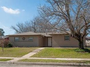 944 Vaughn Dr, Burleson, TX 76028