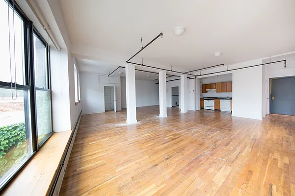 Rented by MNS | media 26