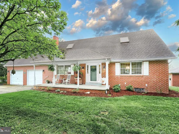 165 Wappler Dr, Hanover, PA 17331