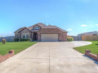 14201 N Sandstone Ave, Skiatook, OK 74070
