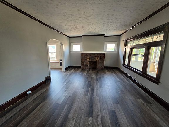 4th image of 2145 Wascana Ave #Up