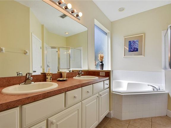 4th image of 8552 La Isla Dr