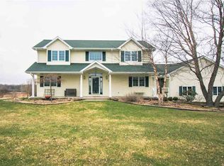 910 Charles St, Edgar, WI 54426