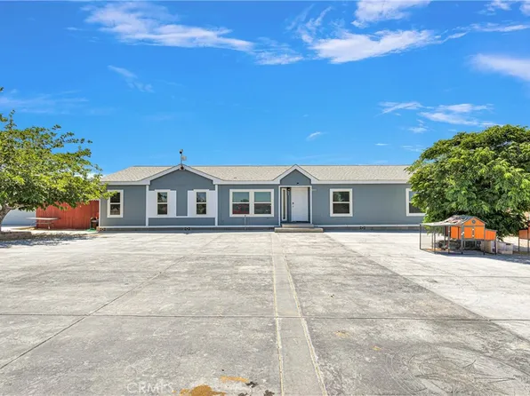 9230 Fairlane Rd, Lucerne Valley, CA 92356