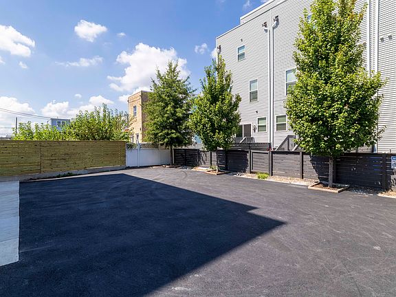 5th image of 4720 Richmond St #2