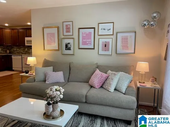 2213 Montreat Cir APT D, Vestavia Hills, AL 35216