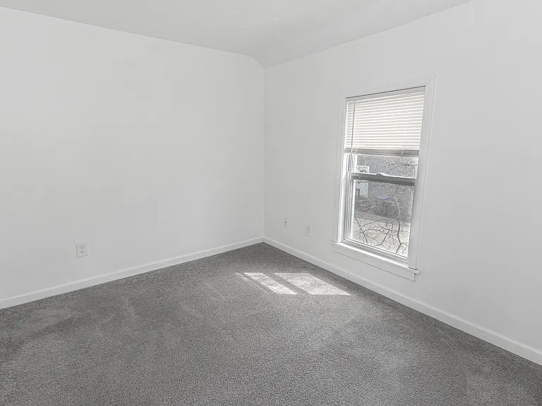 125 Bell St #B — Photo 8