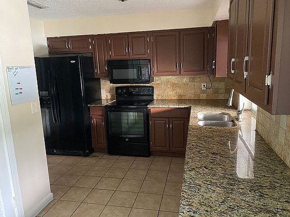 4th image of 1298 Briarwood Ave