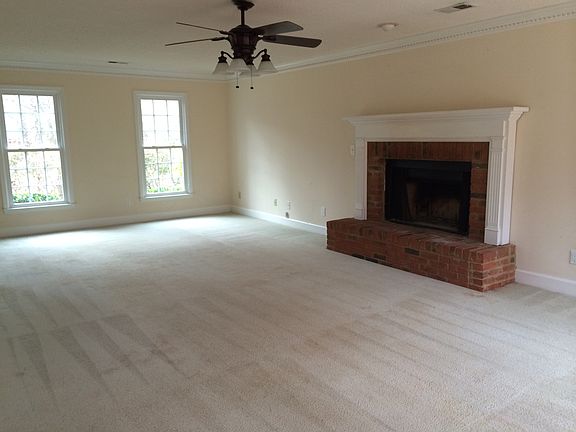Spacious Family Rm w/fplc