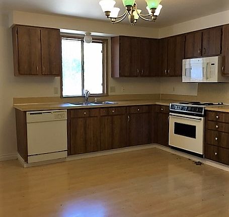 4th image of 125 NW Mountain View Dr