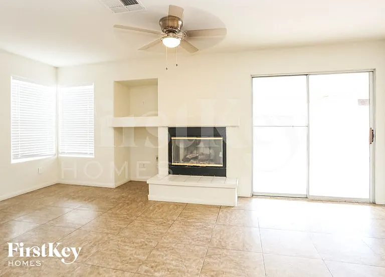 4333 Matinee Ave — Photo 3