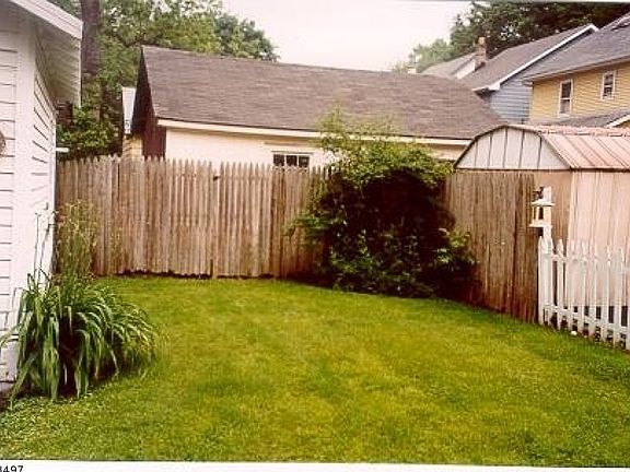 3rd image of 311 E Lincoln Ave
