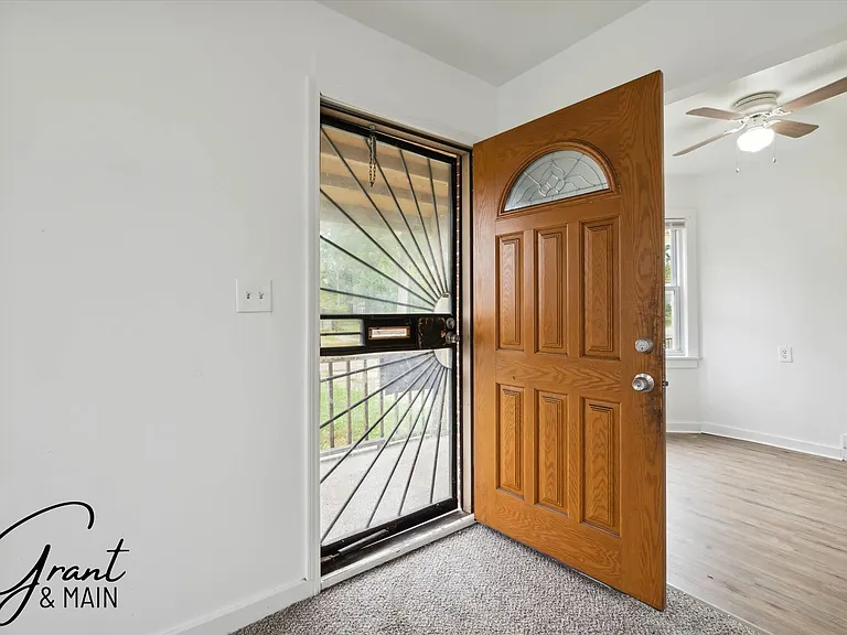 13926 Rockdale St — Photo 3