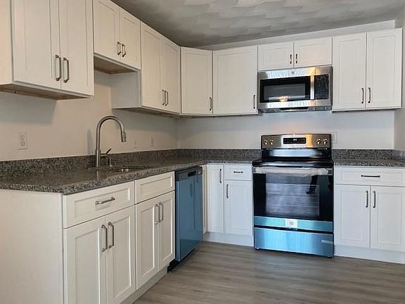 5th image of 855 Providence St APT 10