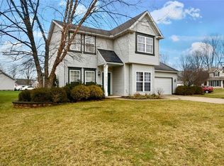 2233 Canterbury Cir, Akron, OH