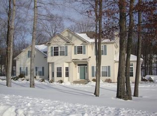 4 Manor Dr, Andover, NJ 07821