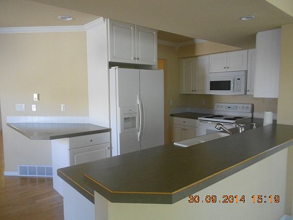 beautiful kitchen in great room