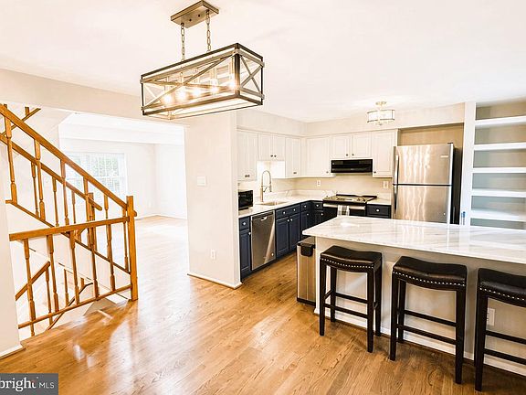 3rd image of 8637 Spring Creek Ct