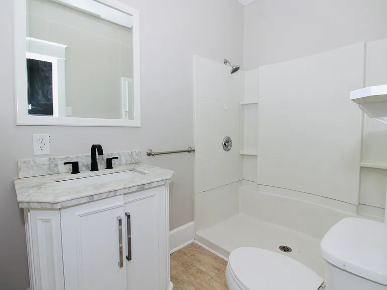2035 Broadway St — Photo 12