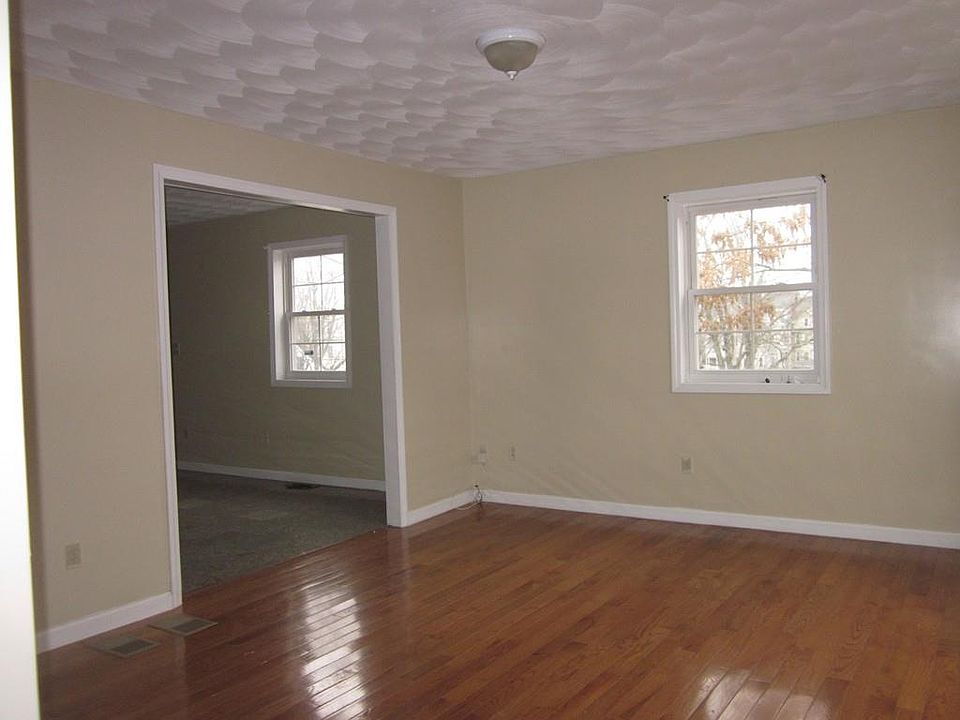 2nd image of 14B Tyler St #2