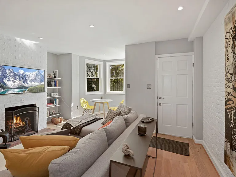 614 C St NE #B — Photo 4