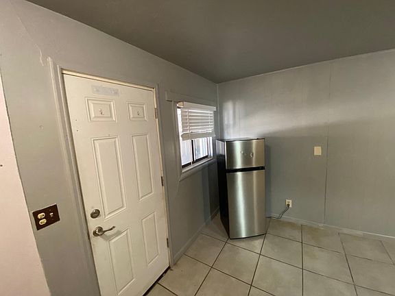 3rd image of 560 Oak Ave #M7