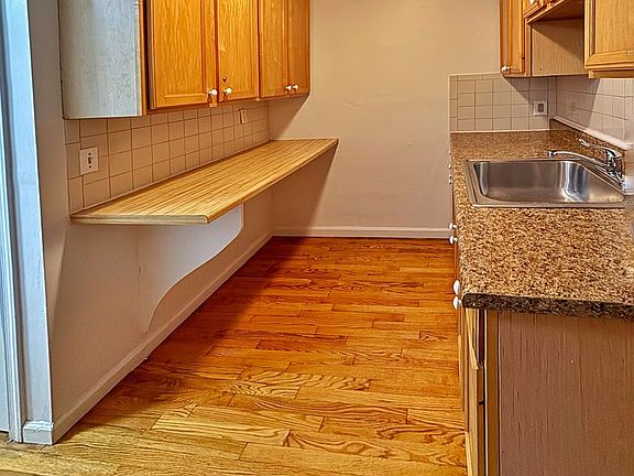 4th image of 415 Wyandotte St #2
