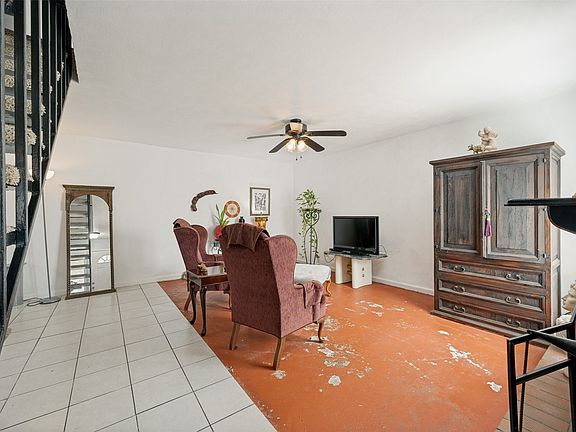 3rd image of 3045 Park Ln APT 1001