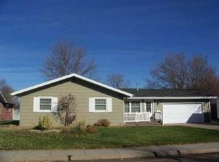 2915 Cedarberry Ln, North Platte, NE 69101