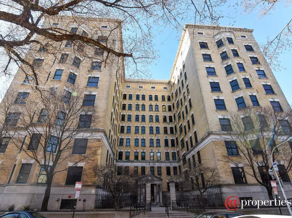 559 W Surf St APT 409, Chicago, IL 60657