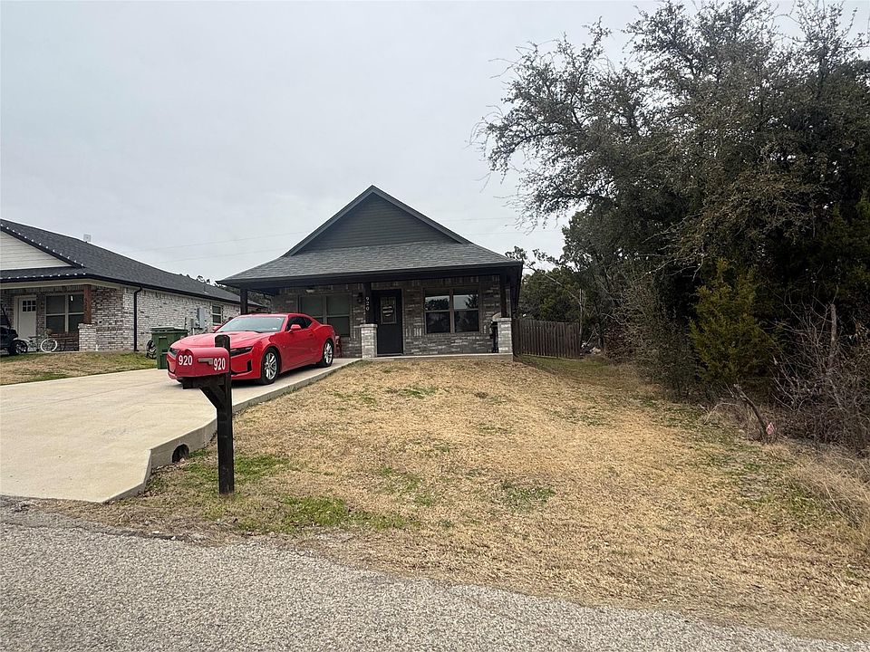1st image of 920 Colorado River Dr