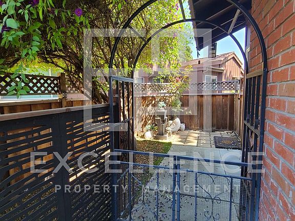 2nd image of 2381 Northgrove Ln