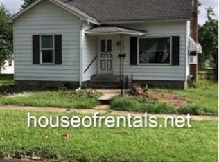 611 E Boulevard St, Marion, IL 62959