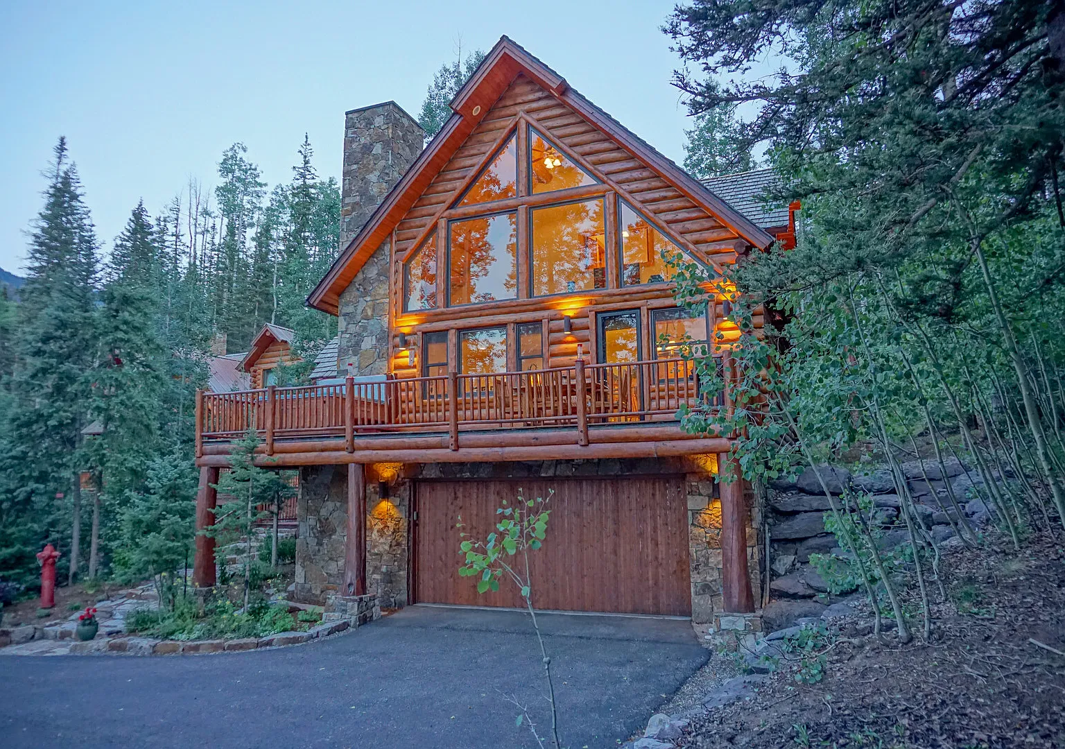 Mountain View 2 | Ski-In + Private Hot Tub 4Br, 4.5Ba, Sleeps 8 — Photo 2