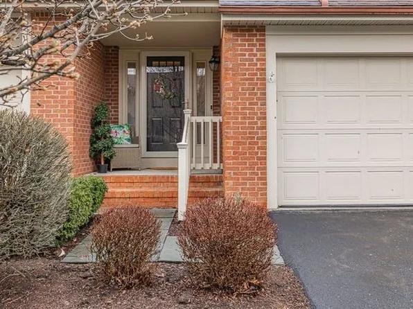 393 Spinnaker Ln, Webster, NY 14580