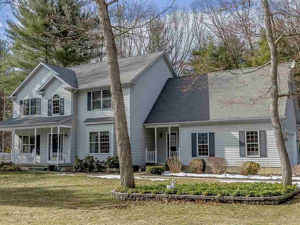 1st image of 15 Bradford Dr