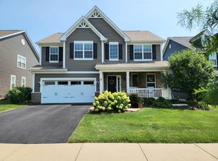3 Anne Cir, Lemont, IL 60439