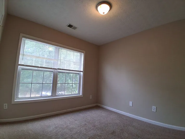 1031 Maple Leaf Dr — Photo 17