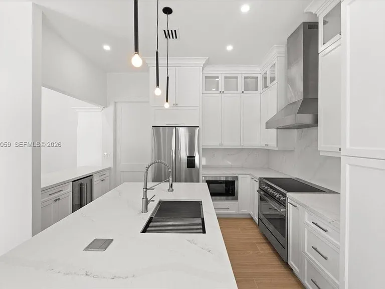 1213 Andora Ave — Photo 8