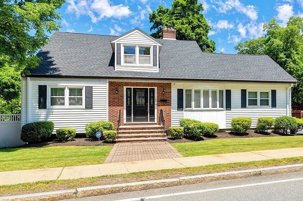 148 Forest St, Winchester, MA 01890 Zillow