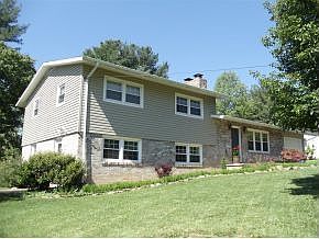 2nd image of 1306 Plantation Dr