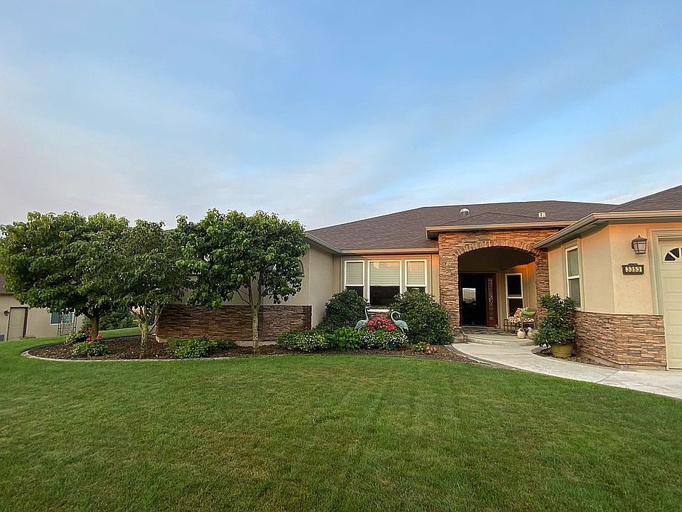 1st image of 3353 River Valley Dr