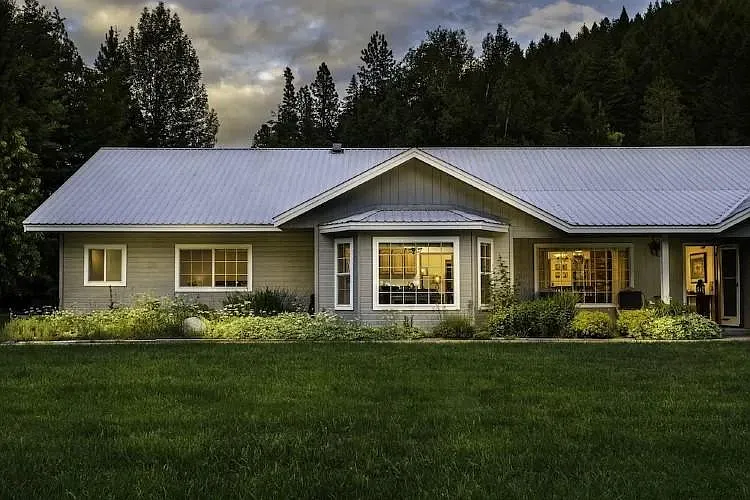 4 bed, 2867 sqft, $3,650 — Photo 1