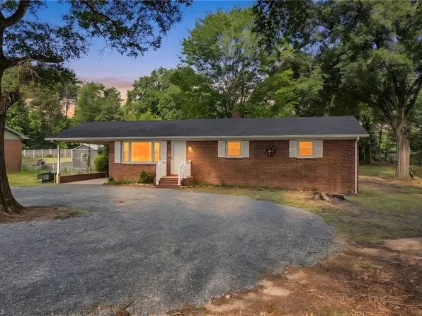 324 Stewart Rd SE, Winston Salem, NC 27107