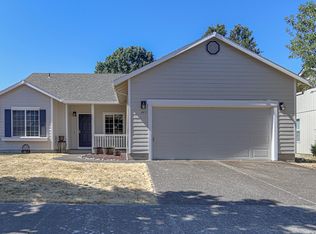 445 SE 71st Pl, Hillsboro, OR 97123