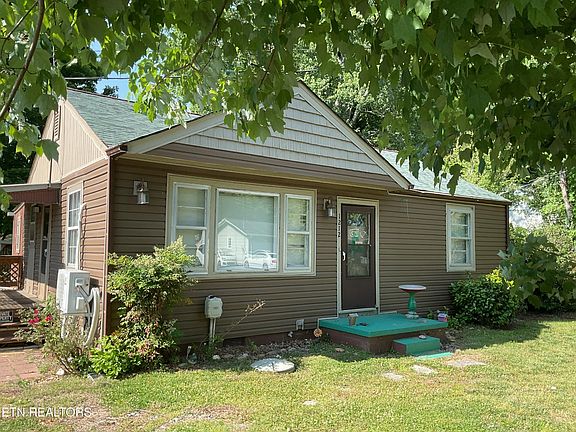 2nd image of 1212 Jones St