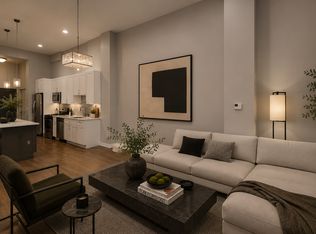 7064 N Clark Street, Chicago, IL 60626