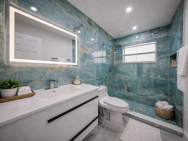 2458 Polk St #201 — Photo 15