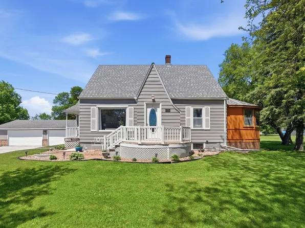 573 Stearns Ave E, Eden Valley, MN 55329