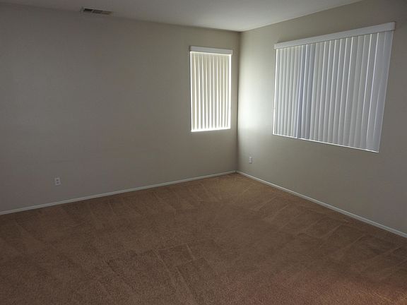 3rd image of 277 Solana St